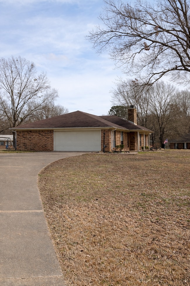 5602 Hillcrest Dr in Texarkana, TX - Building Photo - Building Photo