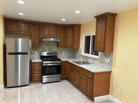 249 Lakeview Rd in Watsonville, CA - Building Photo