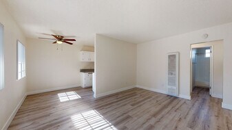 14800 Chadron Ave in Gardena, CA - Building Photo