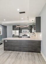 2712 W 24th Pl, Unit 2 in Chicago, IL - Foto de edificio - Building Photo
