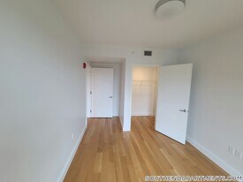 150 Camden St, Unit 408 in Boston, MA - Building Photo