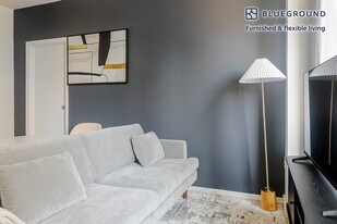 70 W 45th St in New York, NY - Building Photo