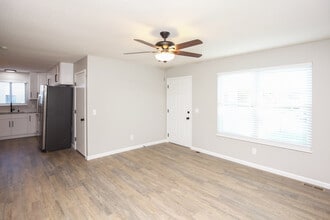 7 Windstream Court in St. Peters, MO - Foto de edificio - Building Photo