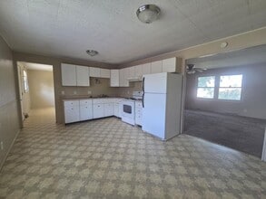 1516 Hale Dr in Junction City, KS - Building Photo - Building Photo