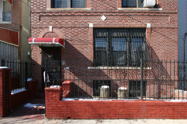 310 Milford St in Brooklyn, NY - Building Photo - Building Photo