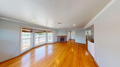 6145 Mary Ln Dr in San Diego, CA - Building Photo - Building Photo