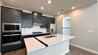 9201 Hamadryas Dr in Austin, TX - Building Photo - Building Photo