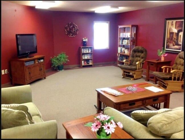741 Streeter Dr in North Sioux City, SD - Building Photo - Building Photo