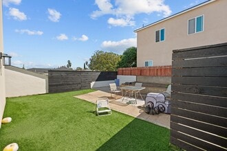 5229 E Falls View Dr in San Diego, CA - Building Photo - Building Photo