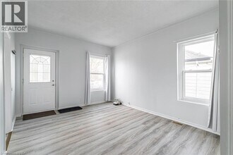 89 Maitland St in Brantford, ON - Building Photo - Building Photo