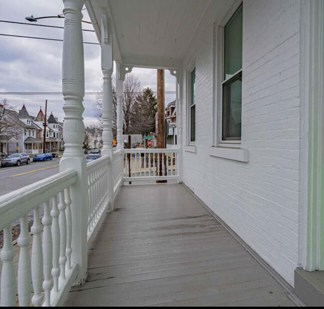 720 High St, Unit 2 in Bethlehem, PA - Building Photo - Building Photo
