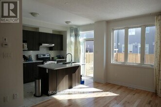 623 Lauraleaf Cres in Ottawa, ON - Building Photo - Building Photo