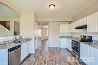 712 Locustberry Dr in Red Oak, TX - Building Photo - Building Photo