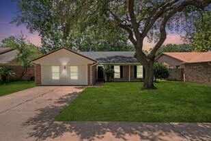 2523 Village Oak Dr. in Katy, TX - Building Photo