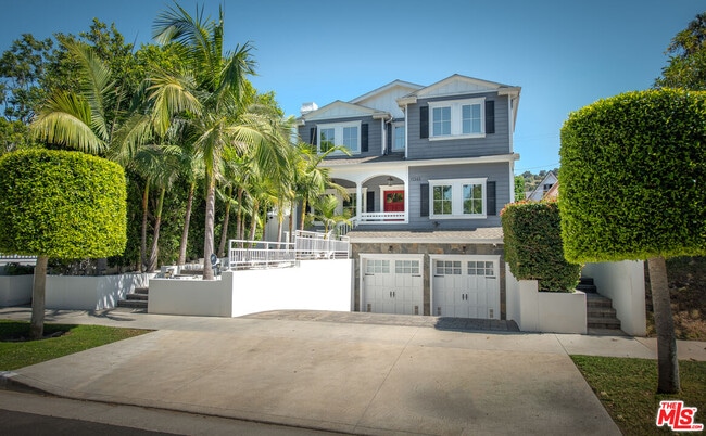 property at 12142 Hollyglen Pl