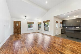 1106 Fairmount Ave in Austin, TX - Building Photo - Building Photo