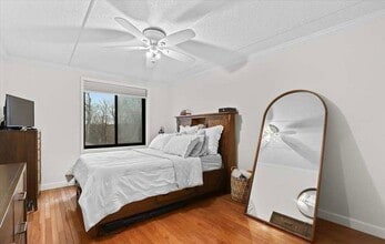 130 Colonial Pkwy in Yonkers, NY - Building Photo - Building Photo