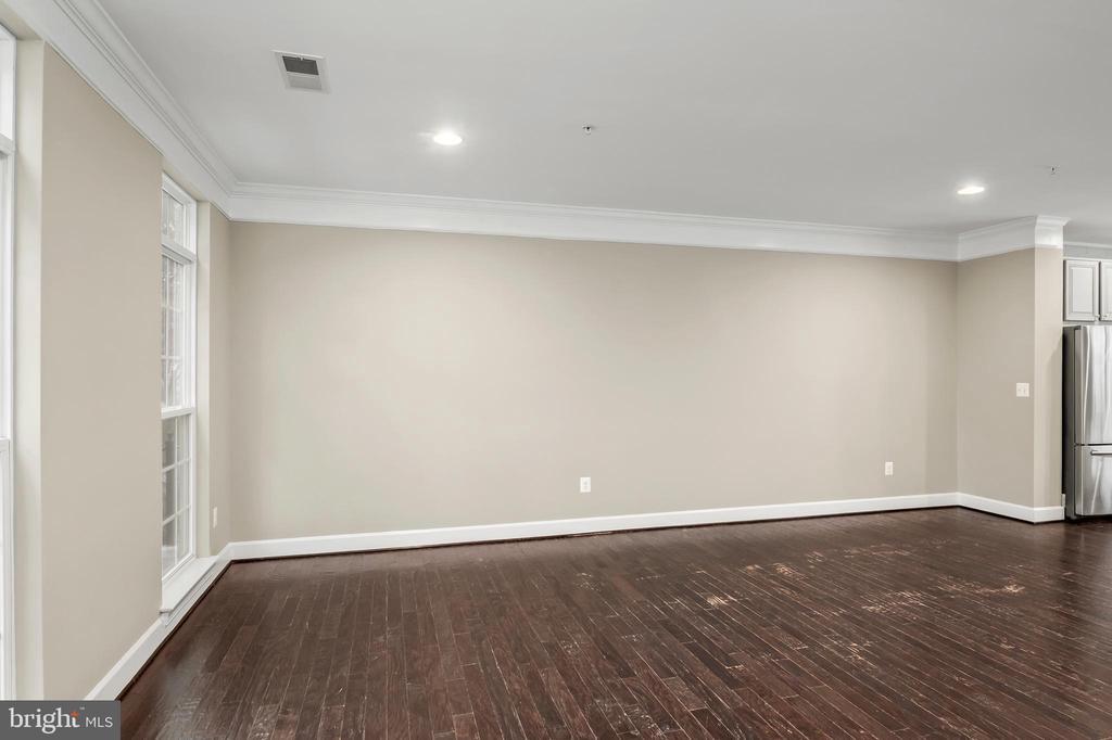 7868 Tilghman St in Fulton, MD - Building Photo
