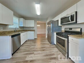 2003 Bertha Ct in Hampton, GA - Building Photo - Building Photo