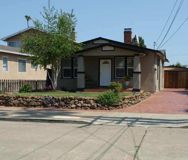 717 S Eldorado St in San Mateo, CA - Building Photo - Building Photo