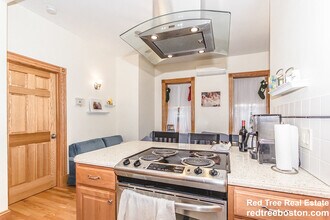 103 Myrtle St, Unit 1 in Boston, MA - Building Photo - Building Photo