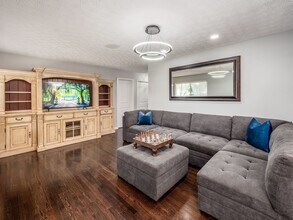 2545 Vanderberg Ave in Columbus, OH - Building Photo - Building Photo