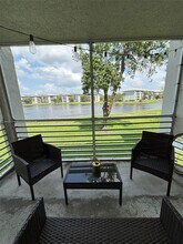 9430 Poinciana Pl, Unit 212 in Davie, FL - Building Photo - Building Photo