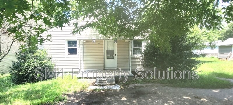 2716 Ingram Rd in High Point, NC - Building Photo