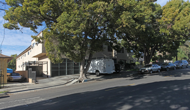 Franklin Apartments in Los Angeles, CA - Building Photo - Building Photo