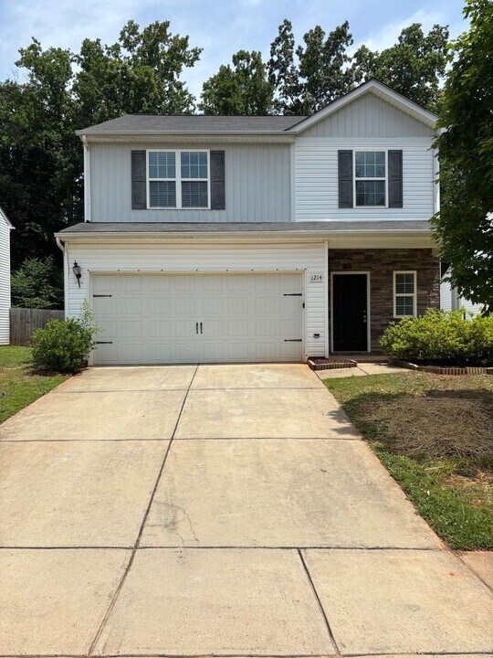 1214 Doby Springs Dr in Charlotte, NC - Building Photo
