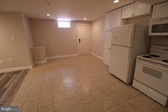 817 Linslade St in Gaithersburg, MD - Foto de edificio - Building Photo