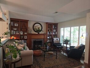 2264 Grahn Dr in Santa Rosa, CA - Building Photo - Building Photo