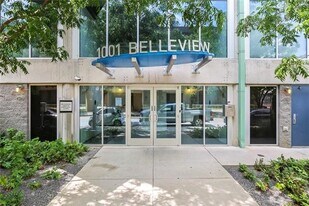 1001 Belleview St in Dallas, TX - Building Photo