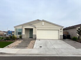 7447 Chadbourne Wy in Sacramento, CA - Building Photo