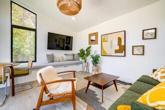 510 Iris St in Redwood City, CA - Building Photo - Building Photo