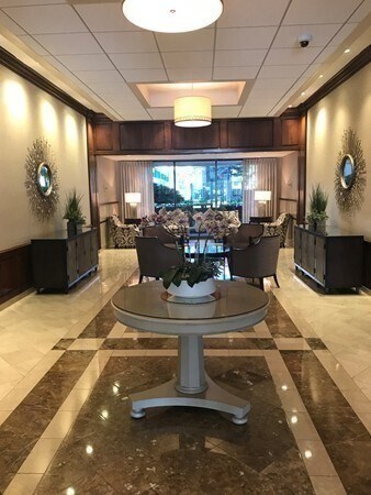 property at 9 Hawthorne Pl