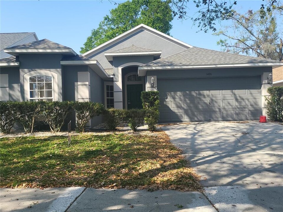 1420 Trail Boss Ln in Brandon, FL - Building Photo