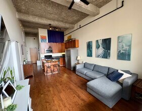 320 E 21st St in Chicago, IL - Building Photo - Building Photo