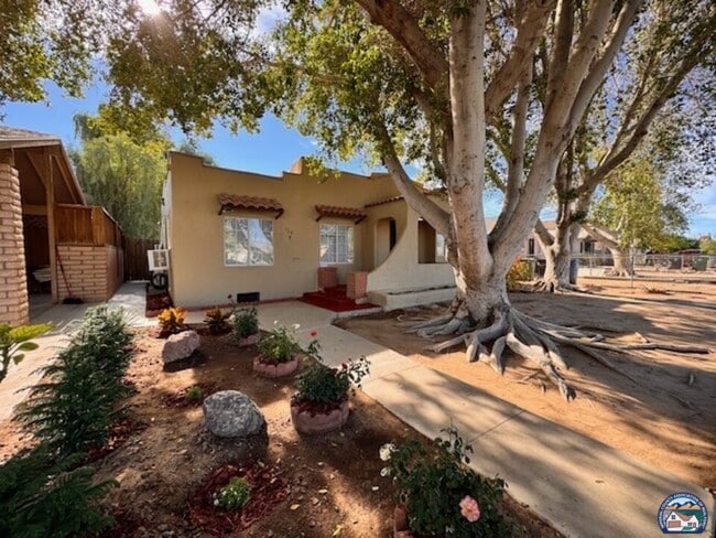 124 W C St in Brawley, CA - Foto de edificio - Building Photo