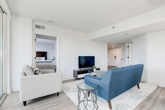 1221 S Eads St in Arlington, VA - Building Photo - Building Photo