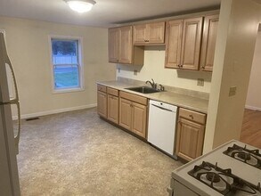 16 Broadway St in Westford, MA - Building Photo - Building Photo