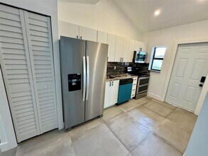 3 NE 70th St in Miami, FL - Foto de edificio - Building Photo