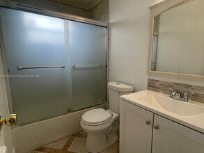 4420 NW 60th St in Fort Lauderdale, FL - Building Photo - Building Photo