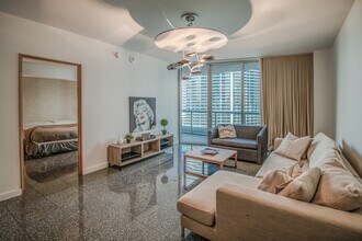 475 Brickell Ave, Unit Icon in Miami, FL - Foto de edificio - Building Photo