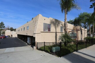 Lemon Gardens Apartments in La Mesa, CA - Building Photo - Building Photo