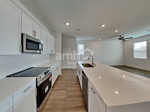 5881 Iron Iss St in Las Vegas, NV - Building Photo - Building Photo