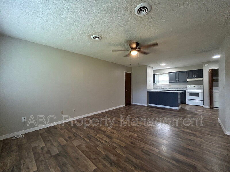 1603 Juniper Cir in Springdale, AR - Building Photo