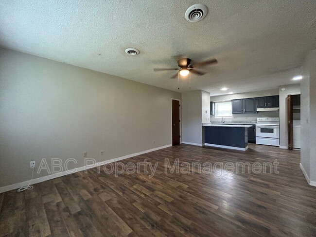 1605 Juniper Cir
