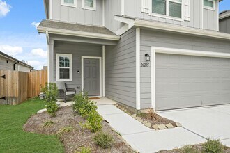 26235 Arrowleaf Dr in Magnolia, TX - Building Photo - Building Photo