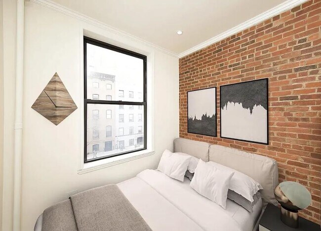 property at 316 W 14th St